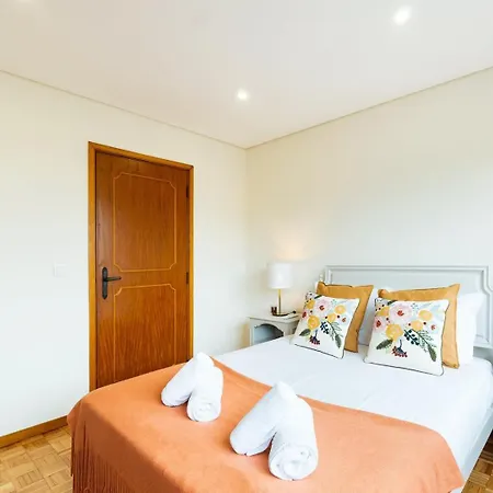 Guestready - Charming Retreat Μπράγκα